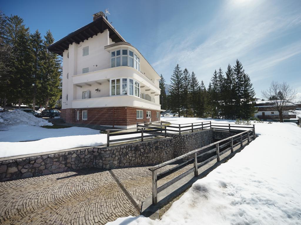 Villa Tullia - Stayincortina Cortina dʼAmpezzo Kültér fotó